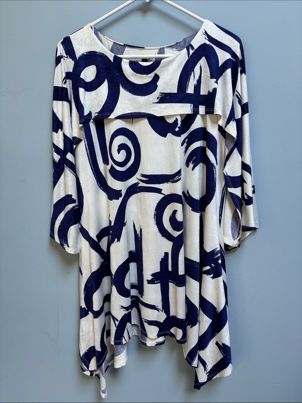 IC by Connie K XL Blue White Abstract Asymmetrical Tunic Top USA Art-to-Wear